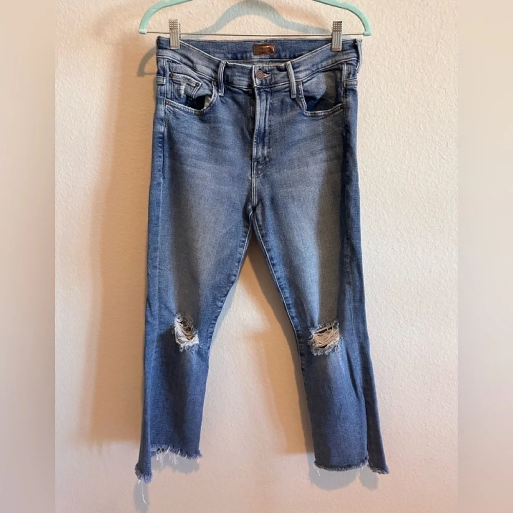 MOTHER The Insider Crop Step Fray Jeans Reckless on Shiny White Vespa​​​​ - Picture 7 of 13
